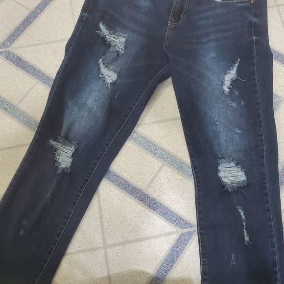 Wild Blue Size 7 Distressed skinny jeans by e - Picture 2 of 8